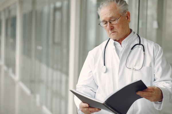 Médecin de garde : comment le retrouver la nuit ?