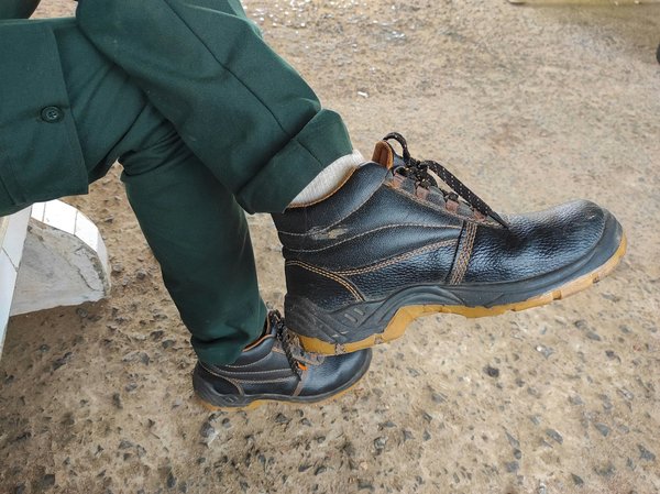Chaussure de sécurité montante homme : alliez style et robustesse