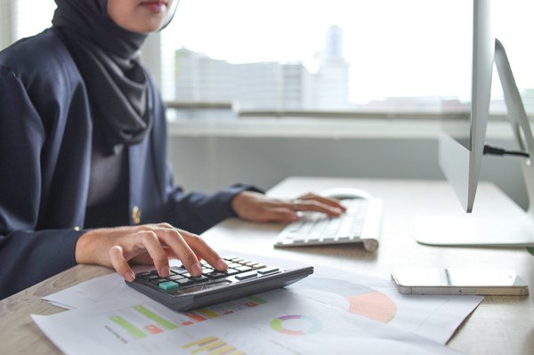 Découvrir le rôle clé d'un évaluateur financier en conseil